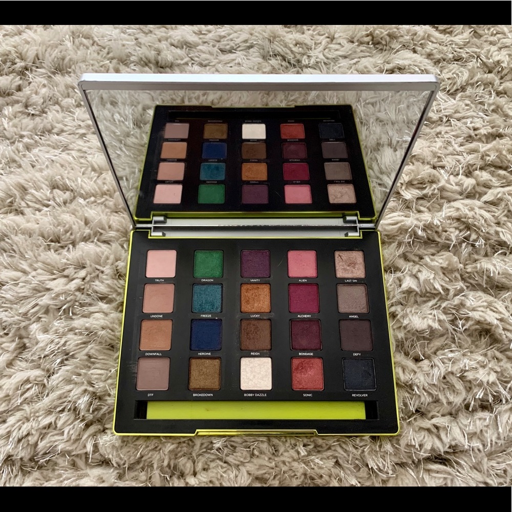 Urban Decay Vice 3 Eyeshadow Palette
